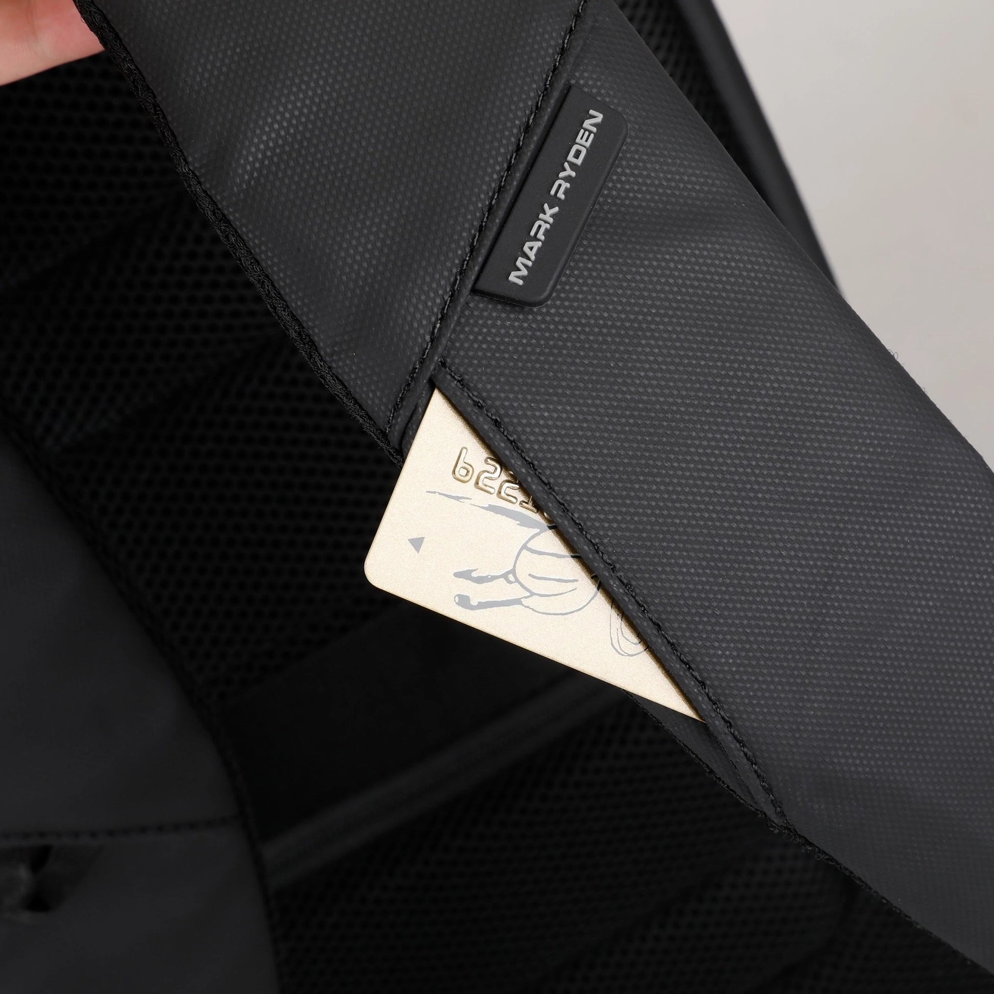 Mark Ryden Graphite laptop hátizsák bankkártya zsebbel